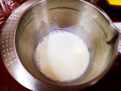 牛奶、蛋黃、白糖與紅糖 家庭簡(jiǎn)易蛋撻液配方全解析